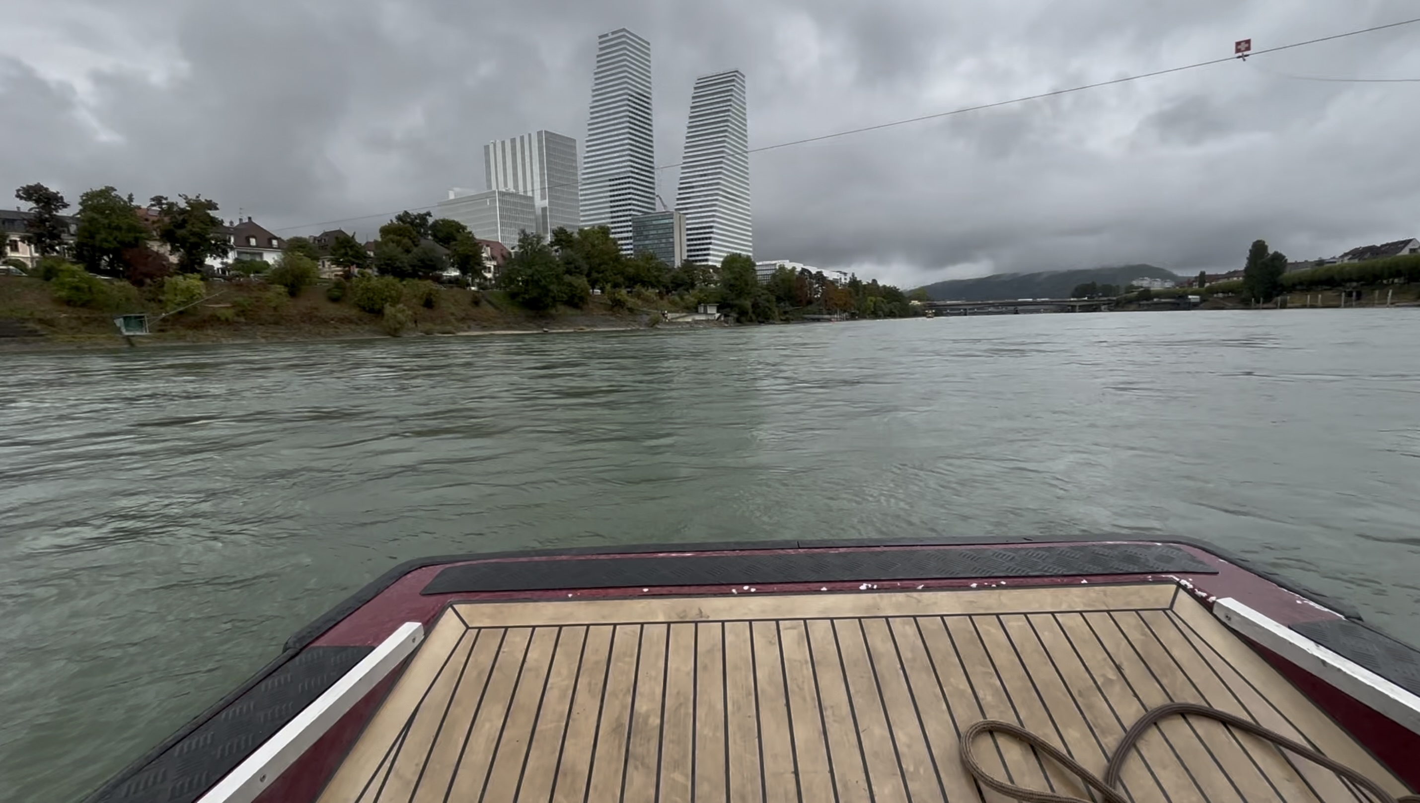 Der Rhein, wie jeder Fluss Symbol des Übergangs.